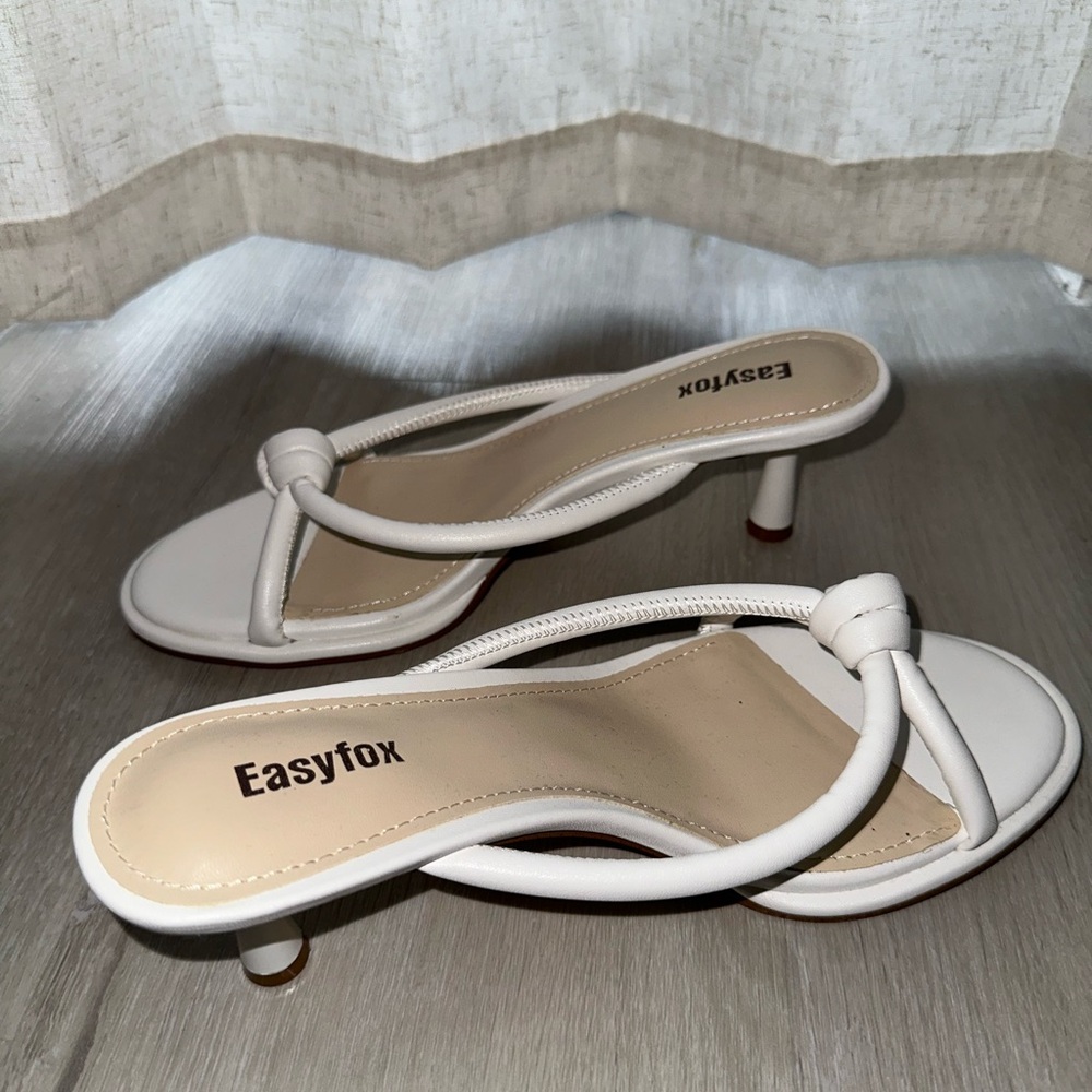 Women's White Knot Kitten Heel